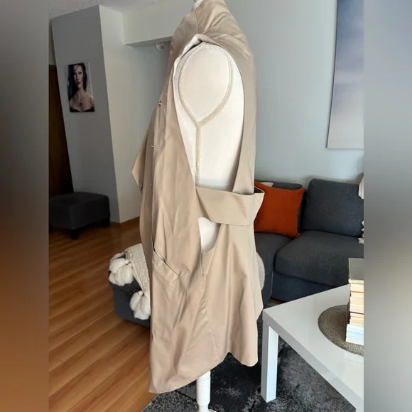 Asymmetrical Tan Vest - Picture 6 of 9